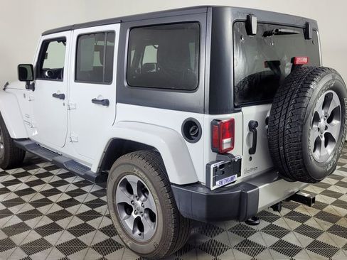 Used 2018 Jeep Wrangler Unlimited Sahara image 6