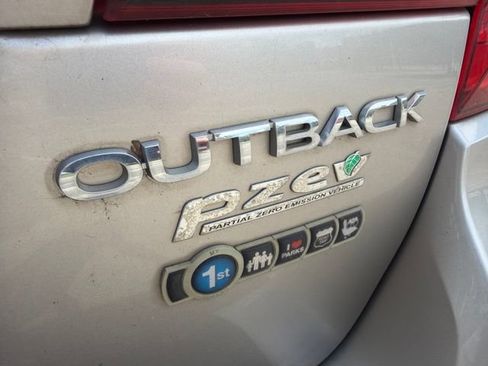 Used 2017 Subaru Outback 2.5i Limited AWD/4WD image 7
