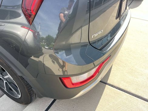 Used 2024 Kia Niro EX FWD image 7