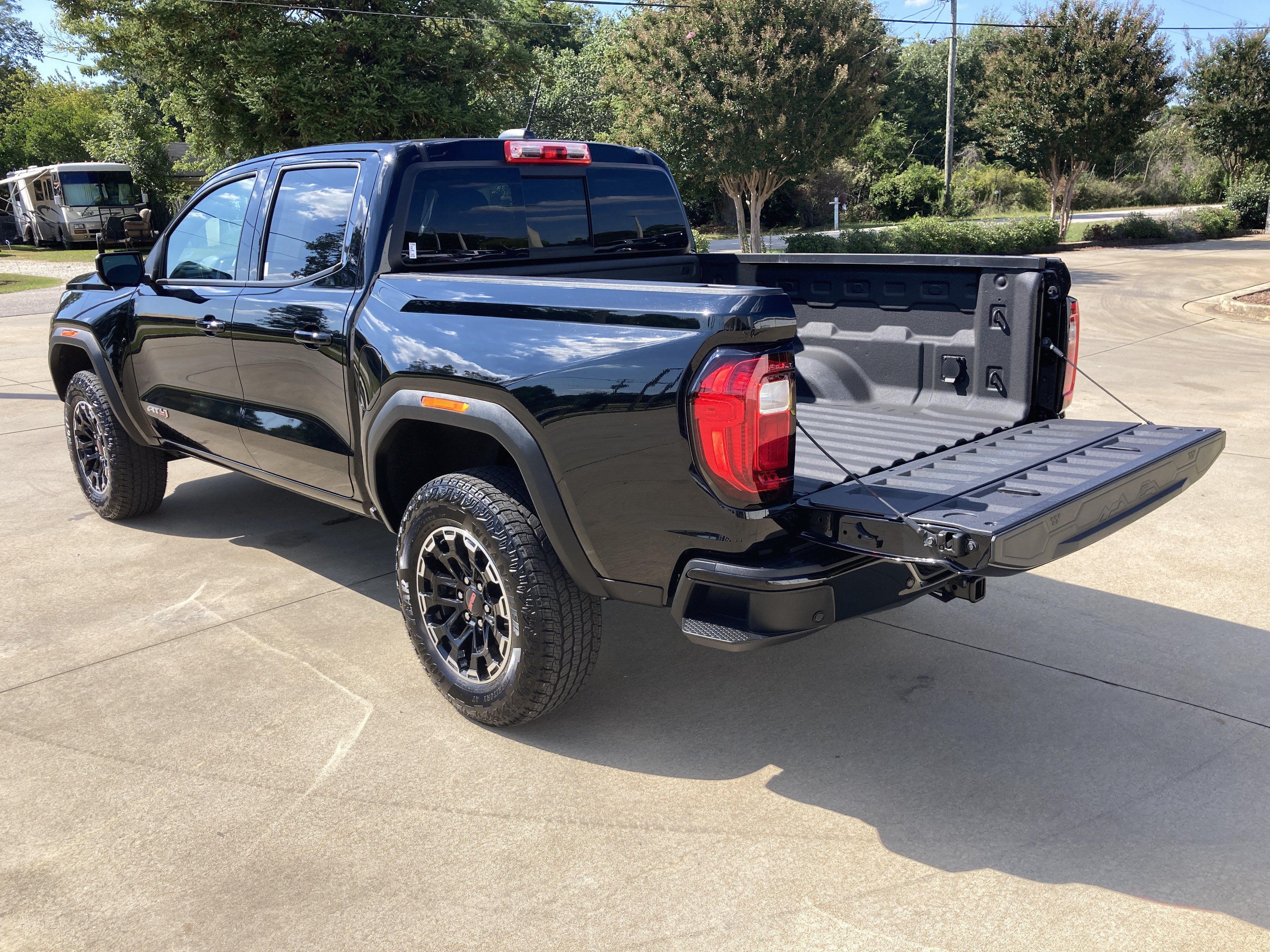 Certified 2026 GMC Canyon AT4 AWD/4WD image 8