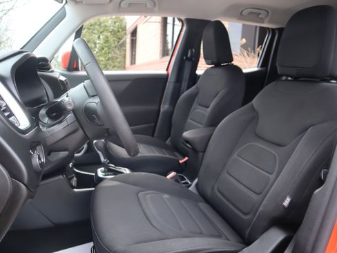 Used 2021 Jeep Renegade Latitude image 23