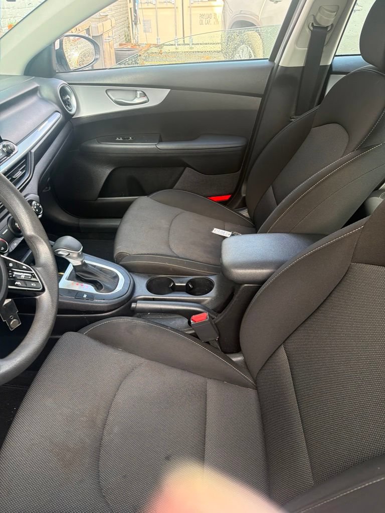 Used 2023 Kia Forte LXS FWD image 9
