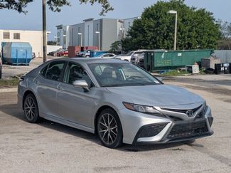 Used 2023 Toyota Camry SE FWD video 3