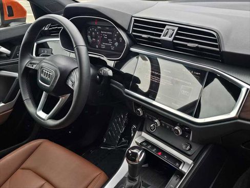 Certified 2025 Audi Q3 2.0T Premium Plus w/ Premium Plus Package AWD/4WD image 11