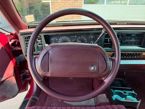 Used 1993 Buick Park Avenue FWD image 21