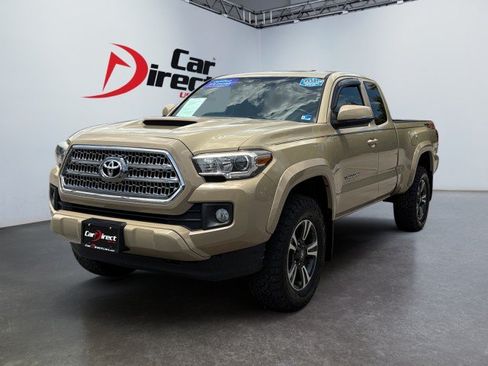 Used 2017 Toyota Tacoma TRD Sport w/ Tow Package (A/T) AWD/4WD image 3