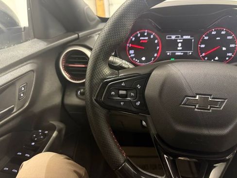 Certified 2024 Chevrolet Trax RS w/ Sunroof Package image 12