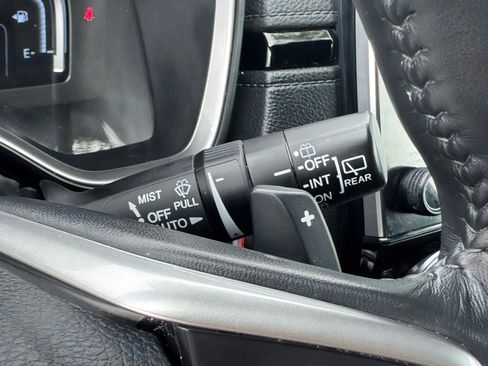 Used 2022 Honda CR-V Touring image 32