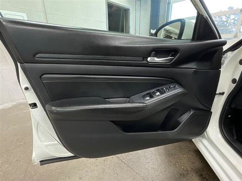 Used 2019 Nissan Altima 2.5 S FWD image 10