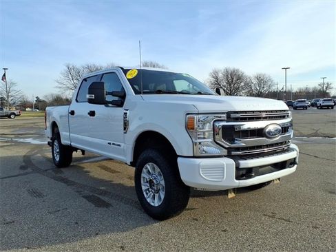 Certified 2022 Ford F250 XLT image 3