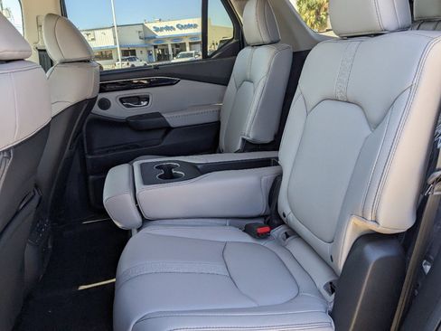 Used 2025 Honda Pilot EX-L image 19