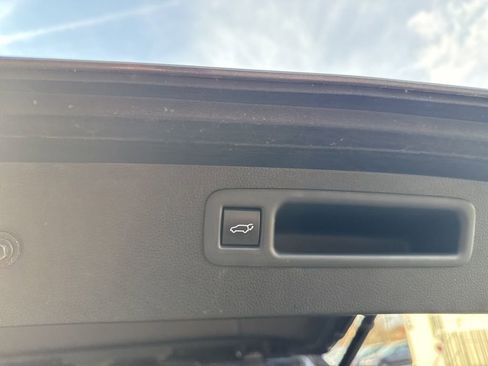 Used 2022 Toyota Highlander LE image 13