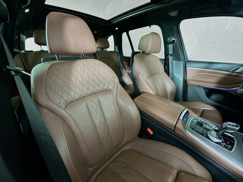 Used 2020 BMW X5 M50i w/ Executive Package image 30