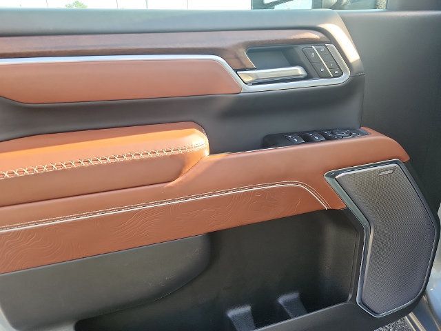 Certified 2025 GMC Sierra 2500 Denali Ultimate AWD/4WD image 12