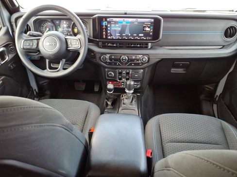 Used 2024 Jeep Wrangler Unlimited Rubicon 4xe AWD/4WD image 18