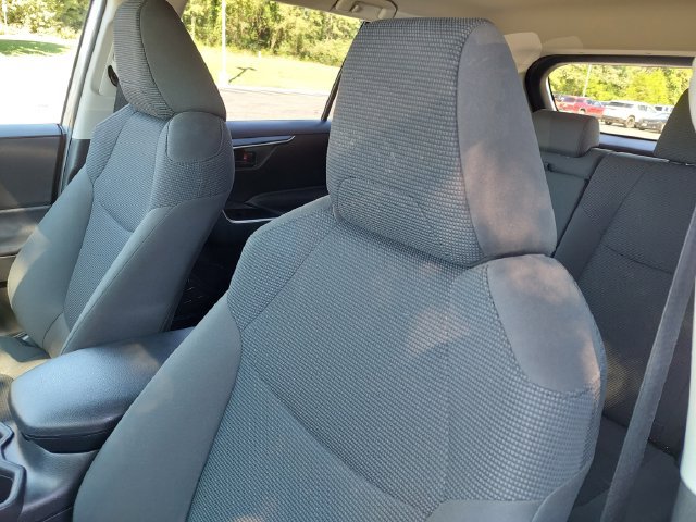 Used 2025 Toyota RAV4 LE AWD/4WD image 6