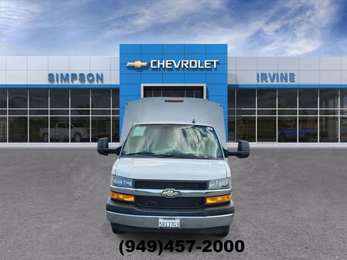 Used 2021 Chevrolet Express 3500 w/ Power Convenience Package RWD image 3