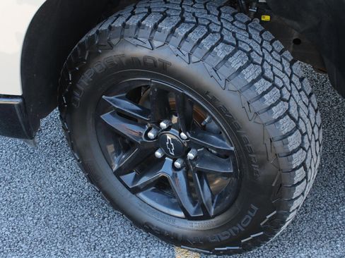 Used 2022 Chevrolet Silverado 1500 LT Trail Boss w/ Protection Package image 16