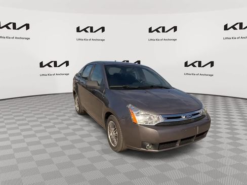 Used 2011 Ford Focus SE w/ 201A Rapid Spec Order Code FWD image 2