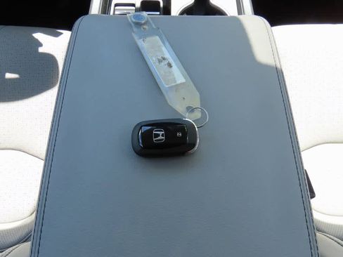 New 2025 Honda Pilot Touring image 26