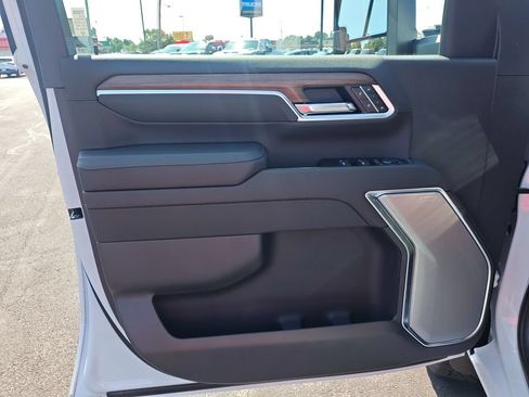 New 2026 Chevrolet Silverado 2500 High Country w/ High Country Premium Package AWD/4WD image 12