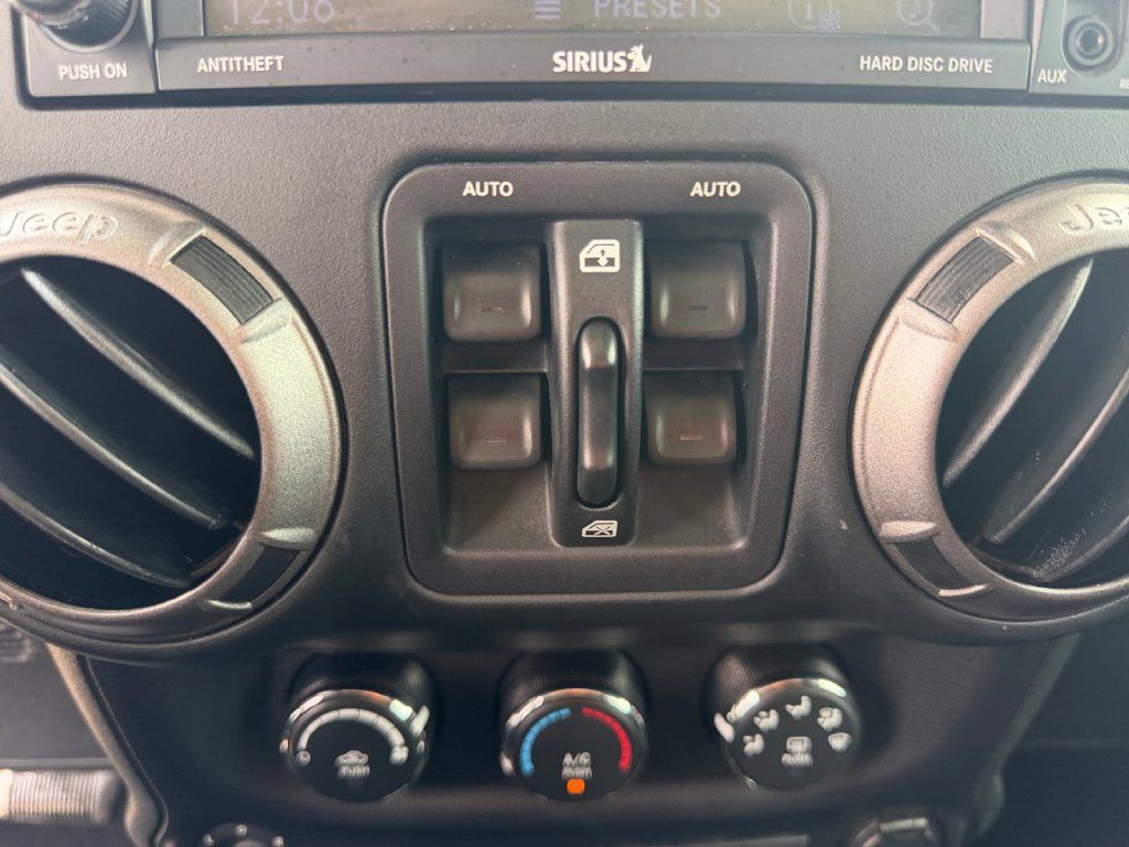 Used 2018 Jeep Wrangler Unlimited Sport S AWD/4WD image 24