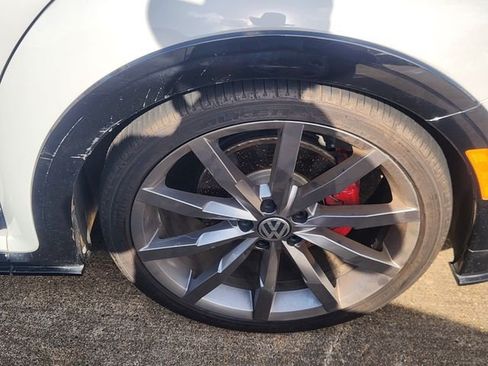 Used 2017 Volkswagen Beetle R-Line SEL FWD image 3