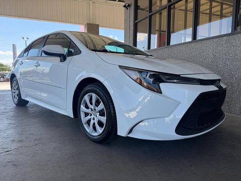 Used 2021 Toyota Corolla LE w/ Carpet Mat Package (TMS) image 39