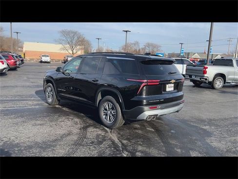 Certified 2025 Chevrolet Traverse LT image 6