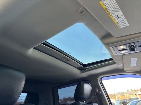 Used 2018 RAM 3500 Laramie image 9