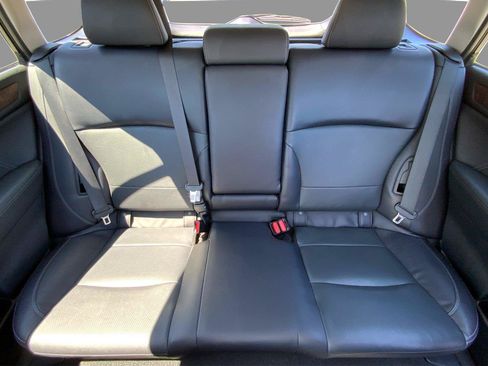 Used 2018 Subaru Outback 2.5i Limited AWD/4WD image 14