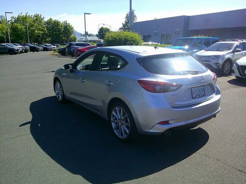 Used 2017 MAZDA MAZDA3 Touring FWD image 3