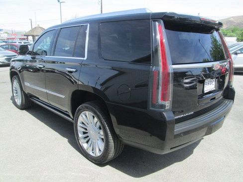 Used 2020 Cadillac Escalade Platinum AWD/4WD image 4