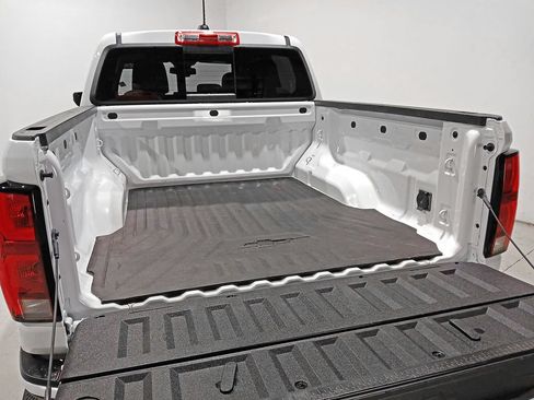 Used 2024 Chevrolet Colorado LT w/ LT Convenience Package III AWD/4WD image 7