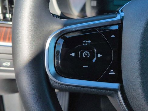 Used 2025 Volvo XC60 T8 Ultra image 24