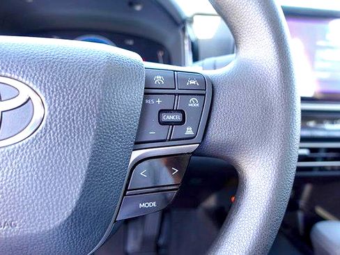 Used 2026 Toyota Camry LE FWD image 15