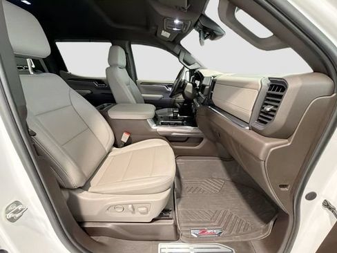 Certified 2024 Chevrolet Silverado 1500 LTZ AWD/4WD image 25