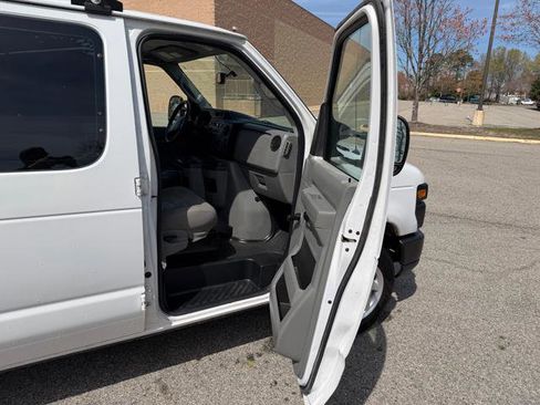 Used 2013 Ford E-150 and Econoline 150 image 17