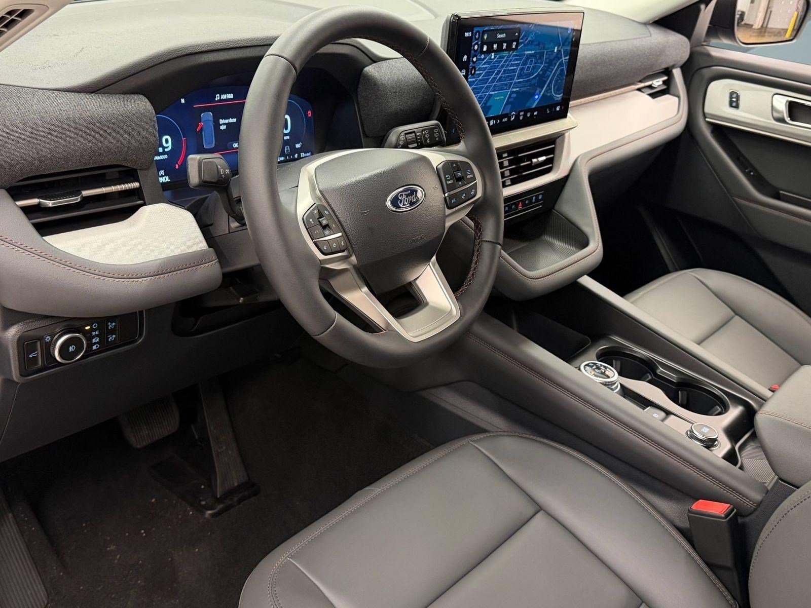 New 2026 Ford Explorer Active w/ Active Comfort Package AWD/4WD image 3