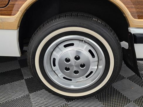 Used 1990 Dodge Grand Caravan LE image 15