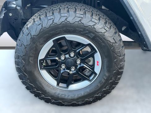 Used 2018 Jeep Wrangler Unlimited Rubicon image 12