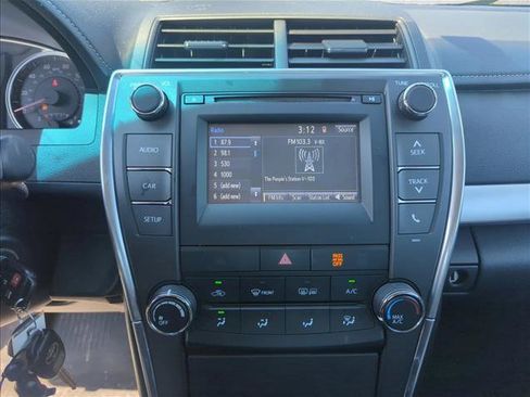 Used 2017 Toyota Camry SE FWD image 16