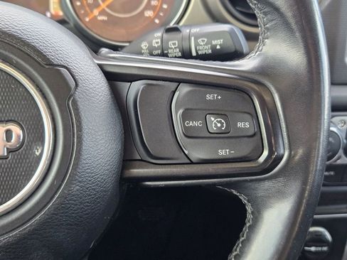 Used 2018 Jeep Wrangler Unlimited Sport S image 27