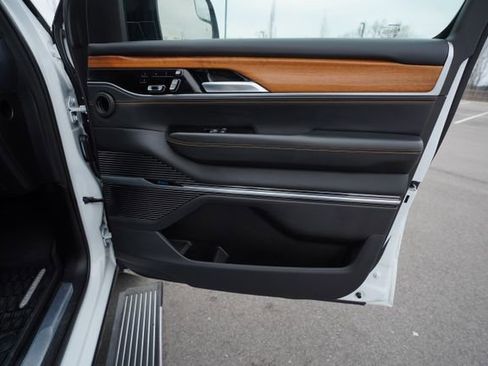 Used 2024 Jeep Grand Wagoneer L Series III image 21