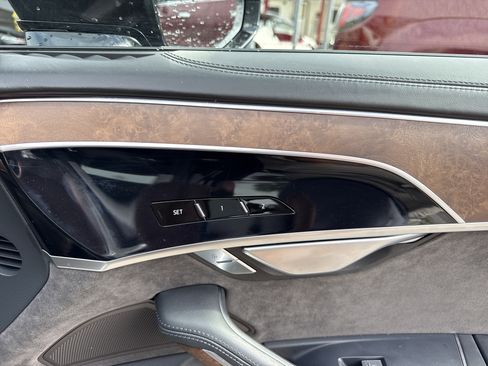 Used 2021 Audi A8 L 4.0T image 31
