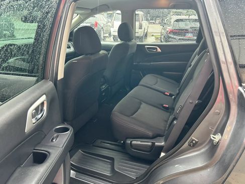 Used 2020 Nissan Pathfinder SV AWD/4WD image 18