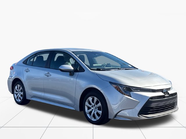 Used 2026 Toyota Corolla LE FWD image 8