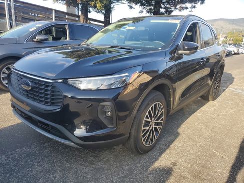 Certified 2025 Ford Escape Base image 2