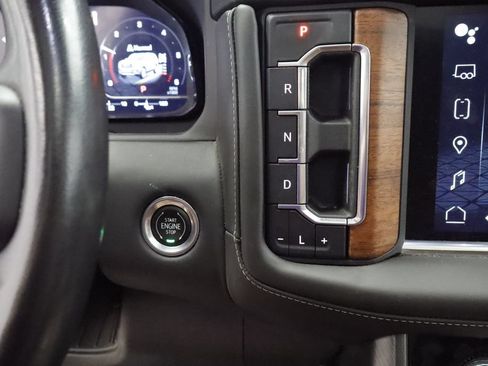 Used 2023 GMC Yukon Denali Ultimate AWD/4WD image 40