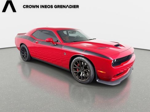 Used 2015 Dodge Challenger SRT Hellcat image 3